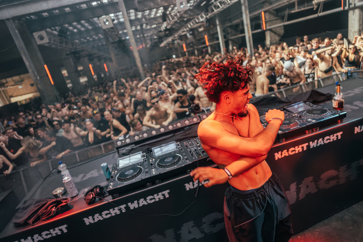 Loading... just a sec